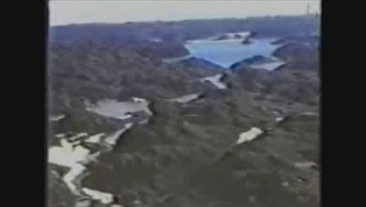 Filmbeelden van een tientallen vierkante kilometers groot gebied met meren en bossen, midden op de Zuidpool
