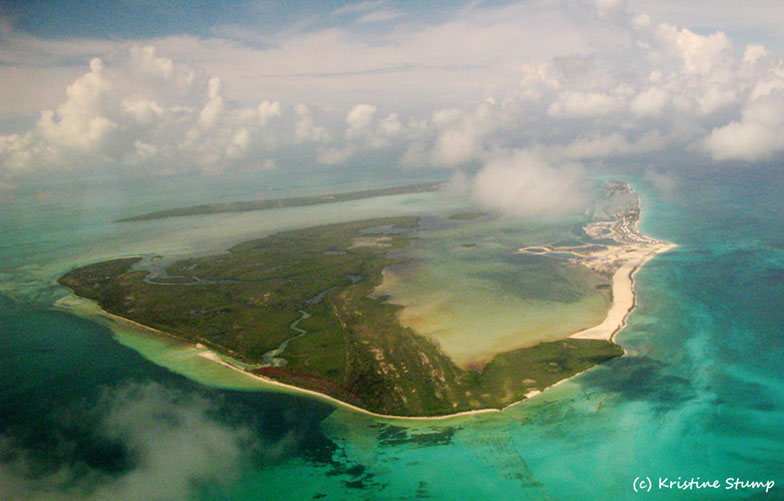 Volgens het medium Edgar Cayce was Bimini vroeger een bergtop die deel uitmaakte van één van de drie grote eilanden van Atlantis, genaamd Poseidia. Toen stond het water meer dan honderd meter lager dan vandaag